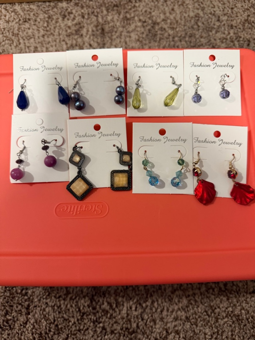 🌼 4/$13 - 8 pairs of fashion Jewelry earrings set (gently used)